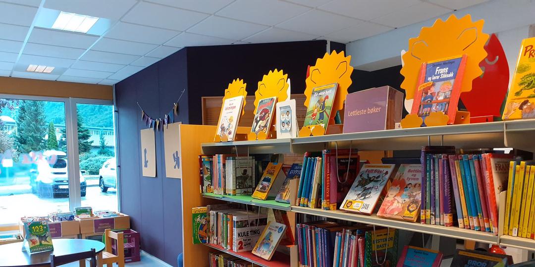 Bilde/illustrasjon om Stryn bibliotek